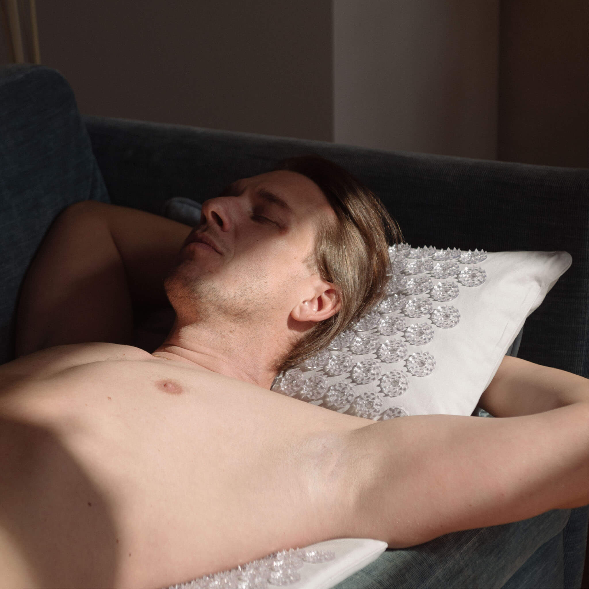 Premium_Pillow_Moonstone_01_b706e7fb-deae-471a-a1b7-eb86c3de8823.jpg